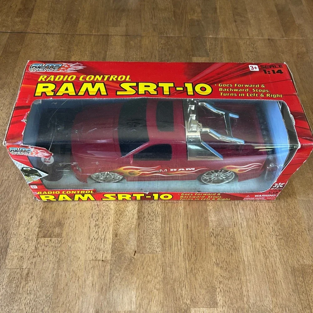 Auto Trendz Radio Control Ram SRT-10 1:14 Scale RC Truck 27MHz New in Box 2010